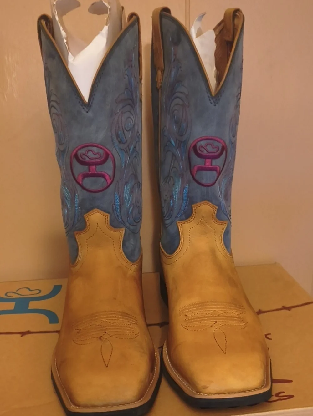 Twisted X Tan and Blue Men's Western Boots with Burgundy Logo